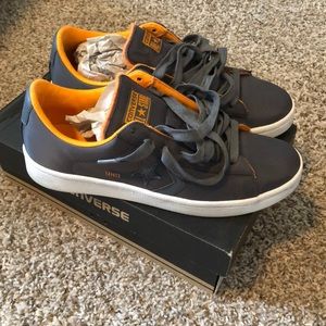 Undefeated x converse pro leather